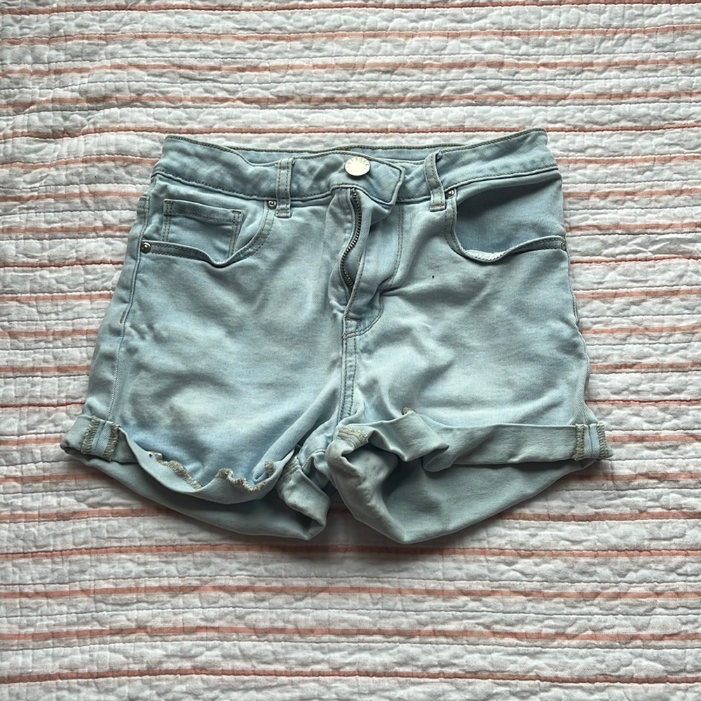 Forever 21 jean shorts (size 25)